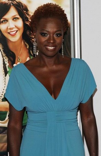 Viola Davis Discusses Her Curly Hair Issues